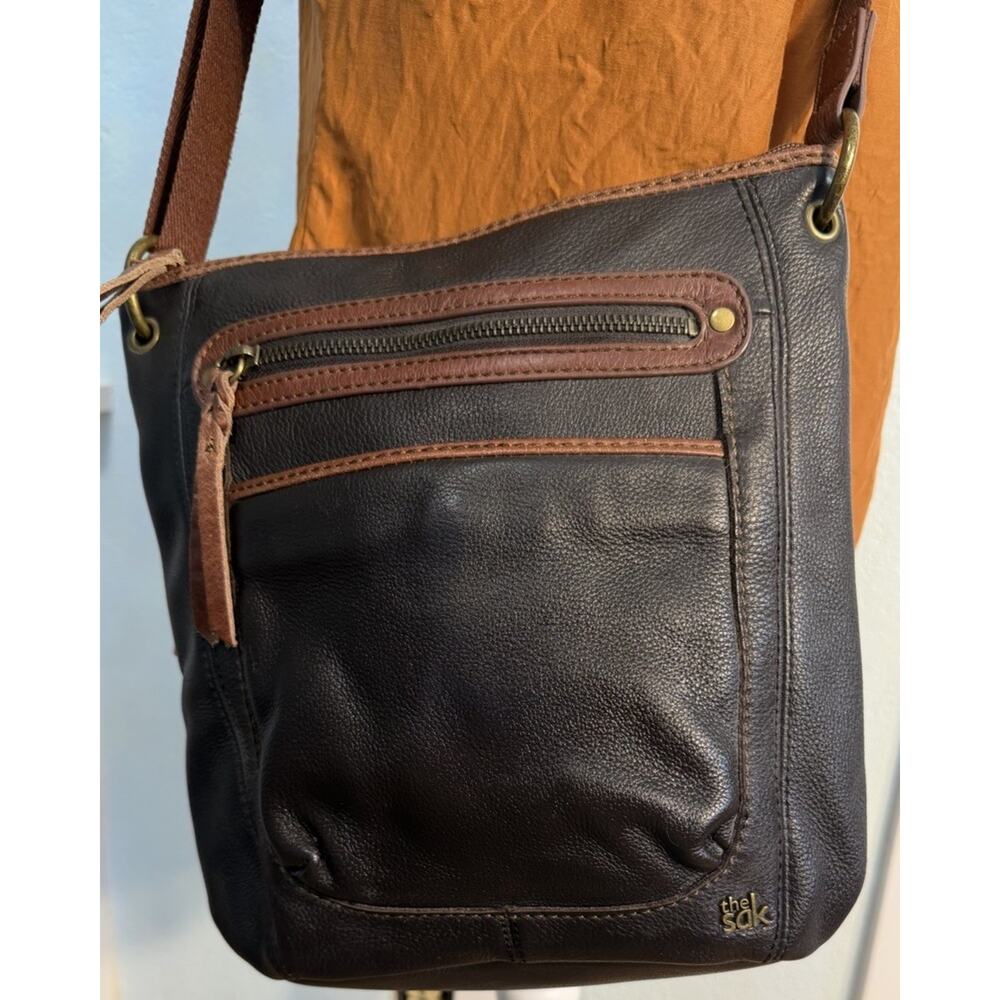 The Sak Iris Leather Crossbody Purse Shoulder Bag Black & Brown Adjustable Strap